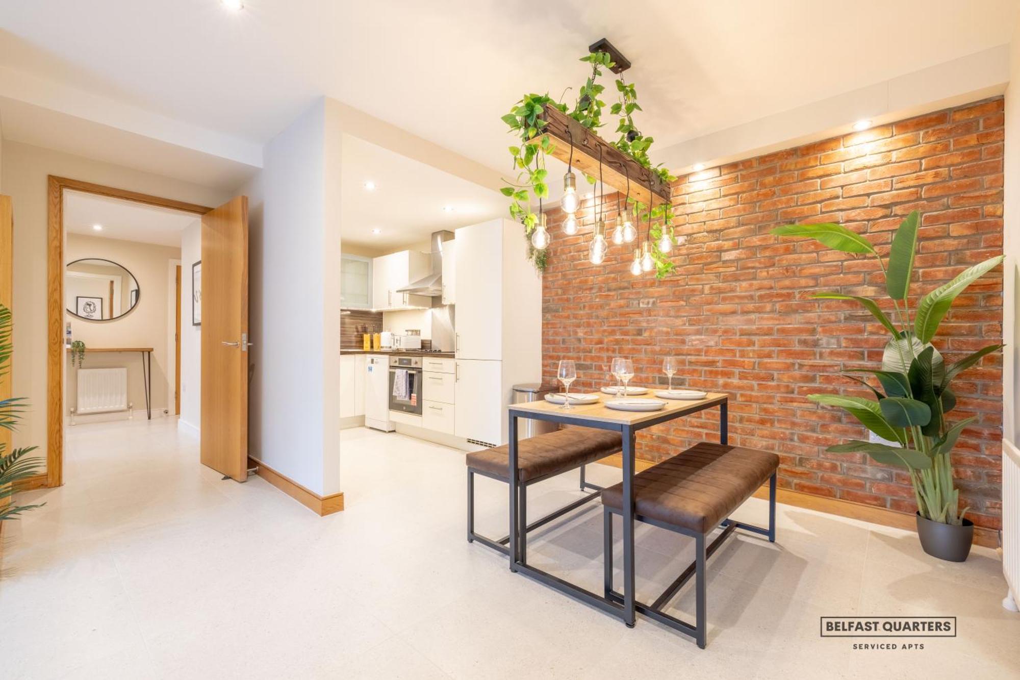 Quarters- 5th Floor Gem! Apartamento *