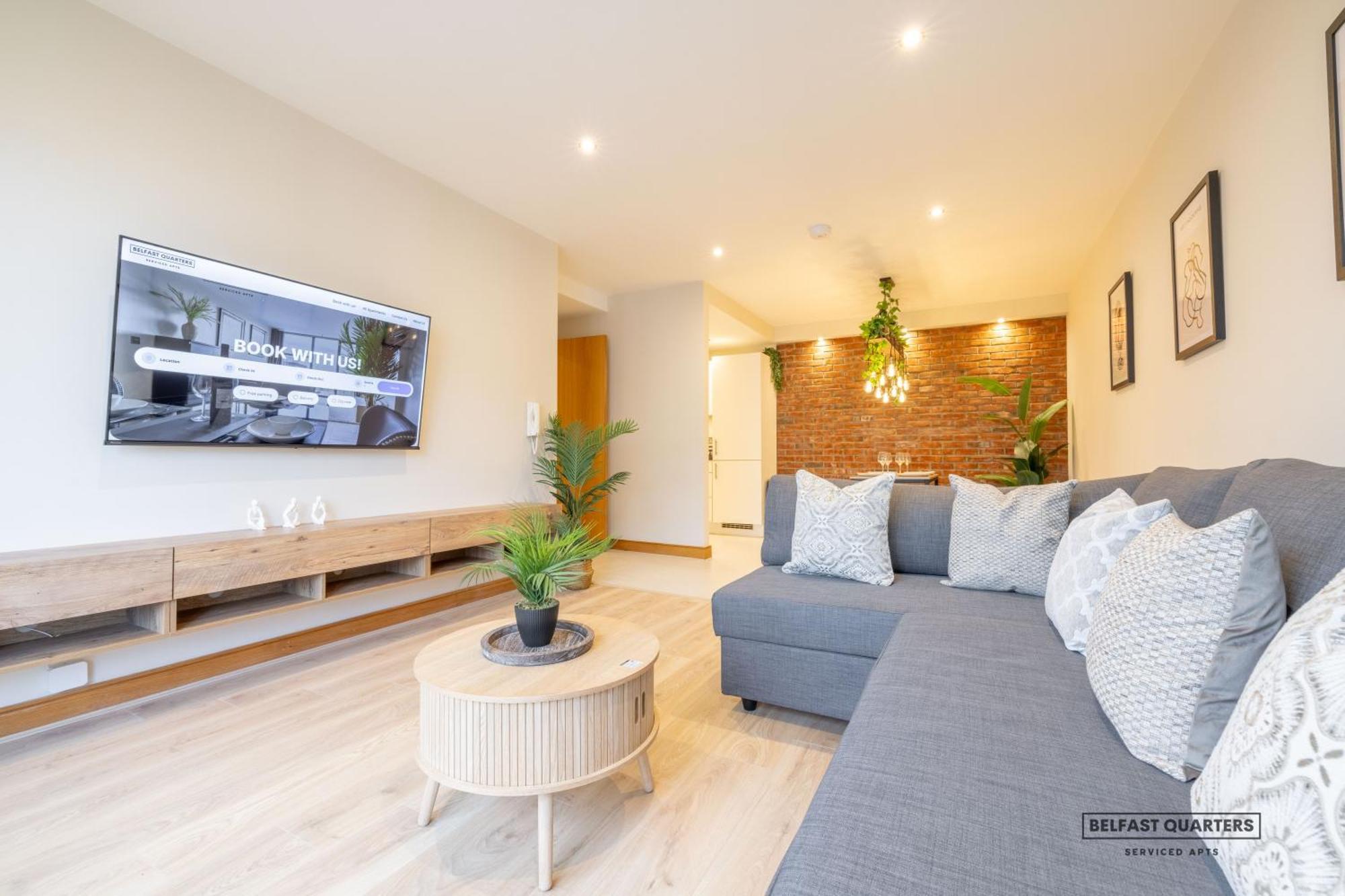 Apartamento Quarters- 5th Floor Gem! *