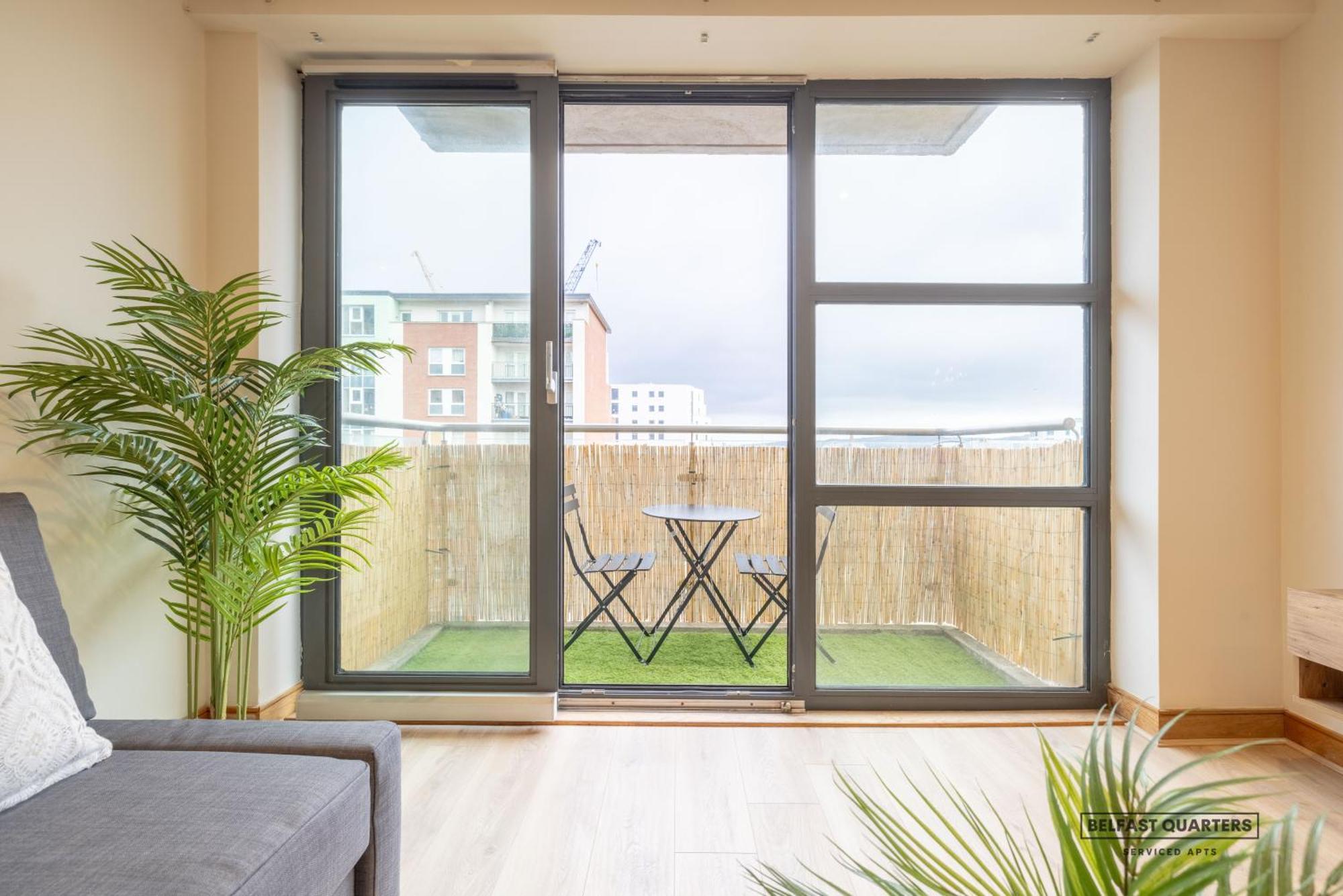 Apartamento Quarters- 5th Floor Gem! *