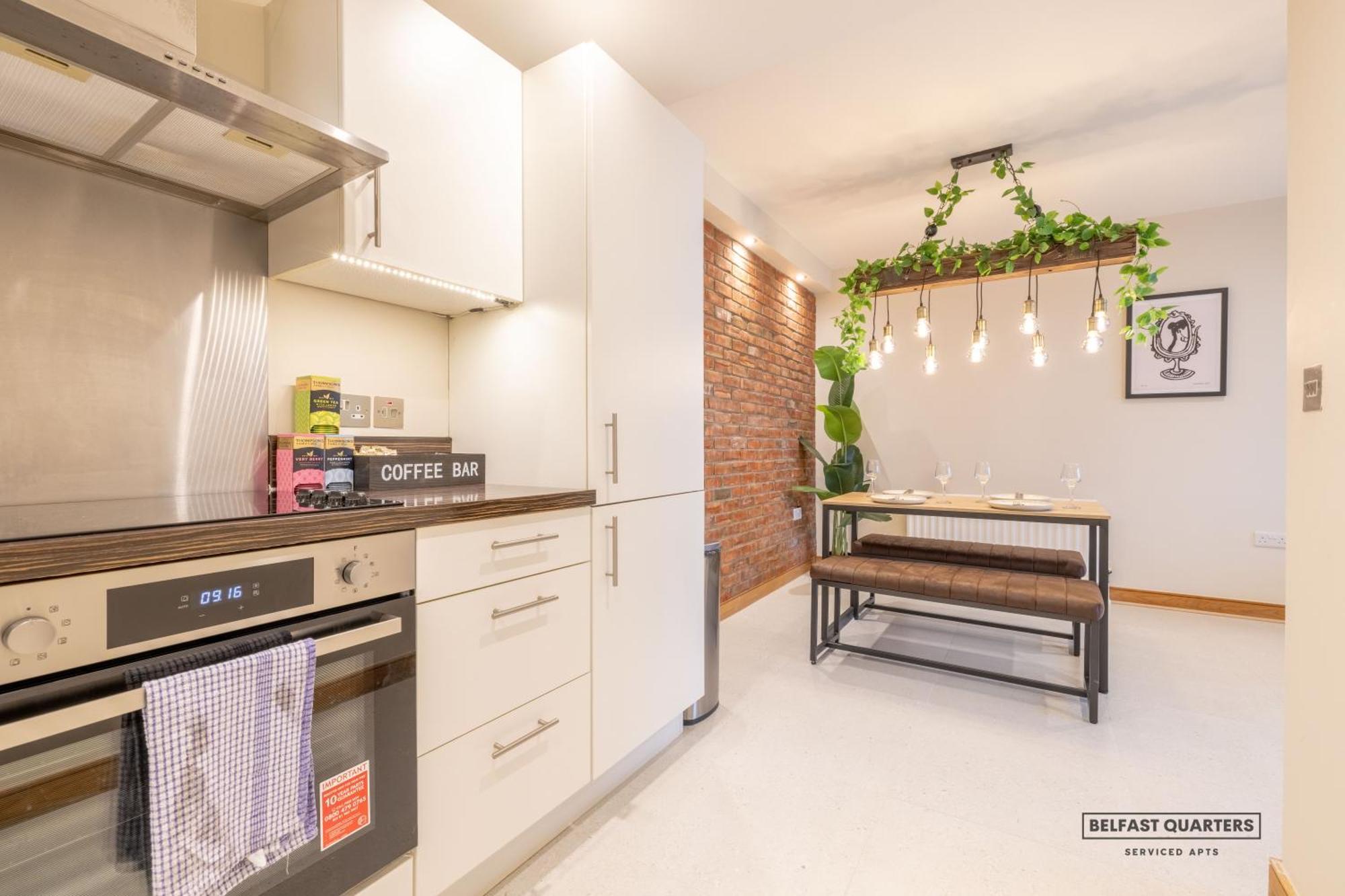 Apartamento Quarters- 5th Floor Gem!